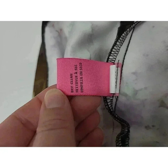 Betsey Johnson Fit and Flare Dress Women's SIze 4 All Over Floral Print Pleaded - Picture 6 of 7